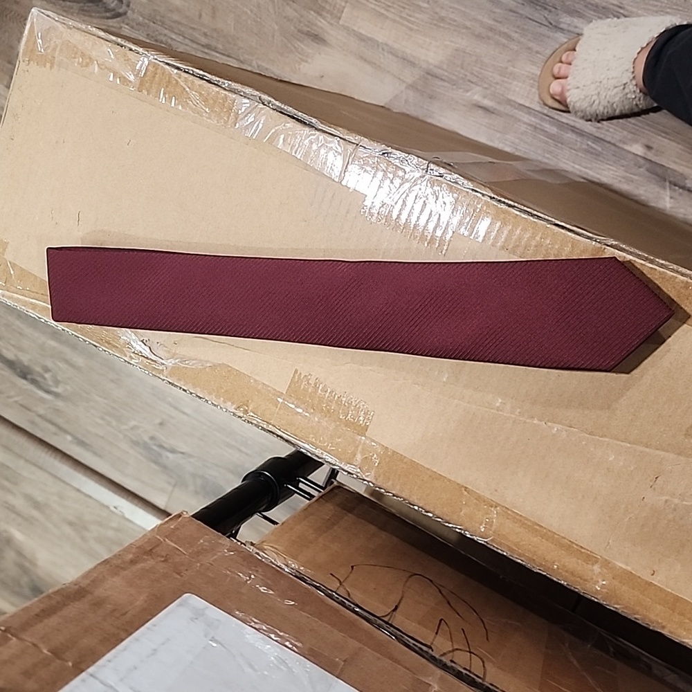 BRAND NEW Egara tie